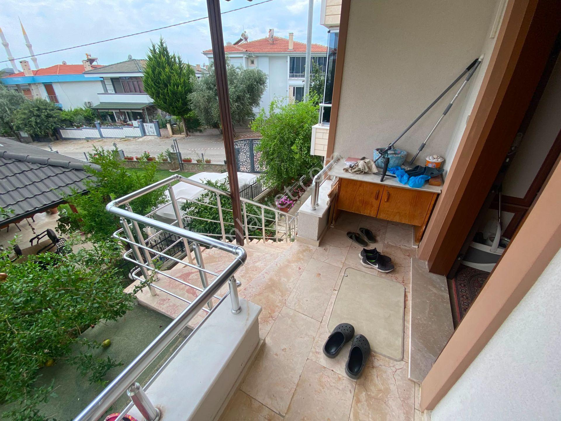 Altınoluk Merkezde Deniz Manzaralı, "1+1 Ek Daireli" Ve Geniş Bahçeli 3+1 Özel Villa - Görsel 39