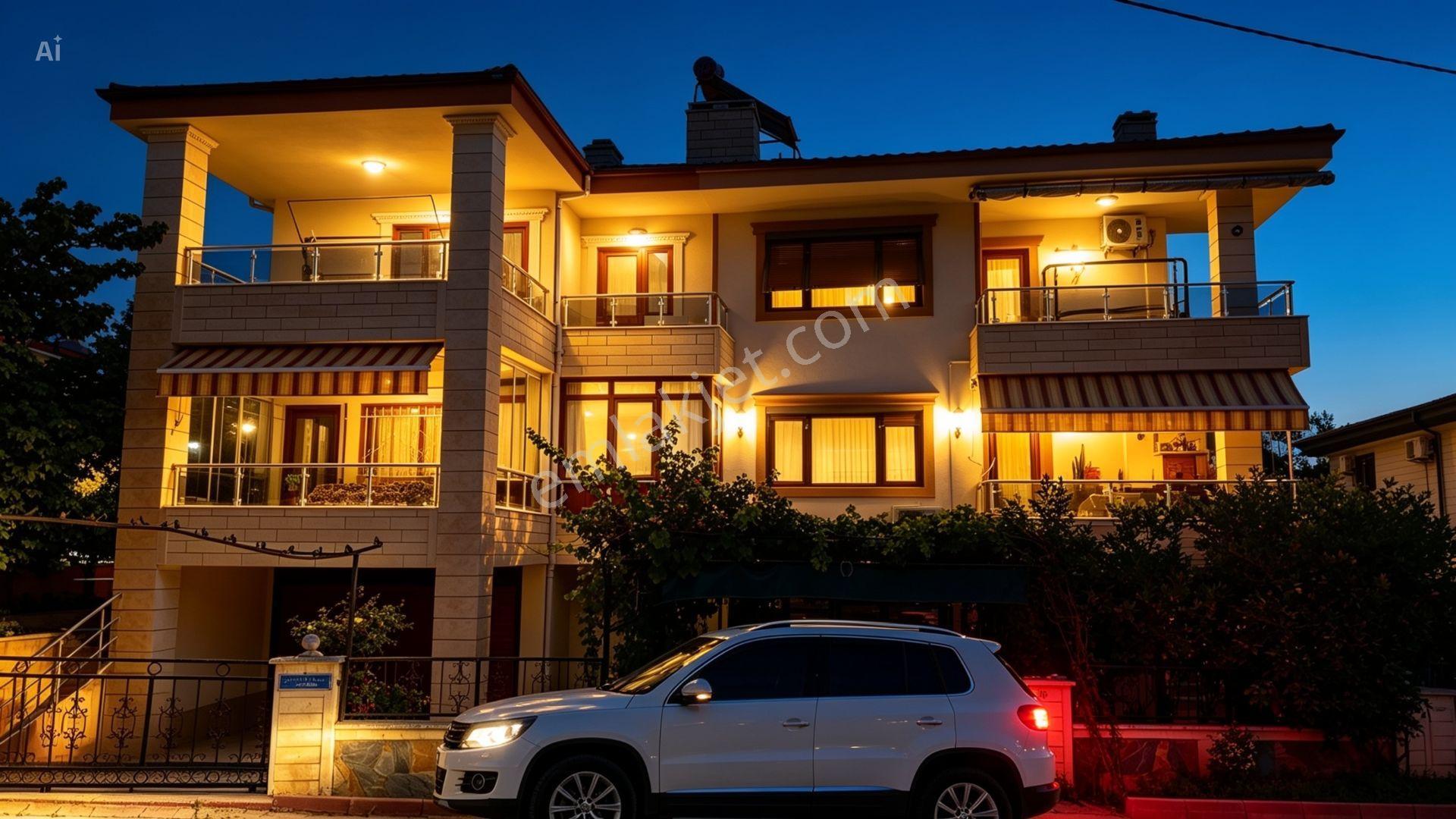 Altınoluk Merkezde Deniz Manzaralı, "1+1 Ek Daireli" Ve Geniş Bahçeli 3+1 Özel Villa - Görsel 2