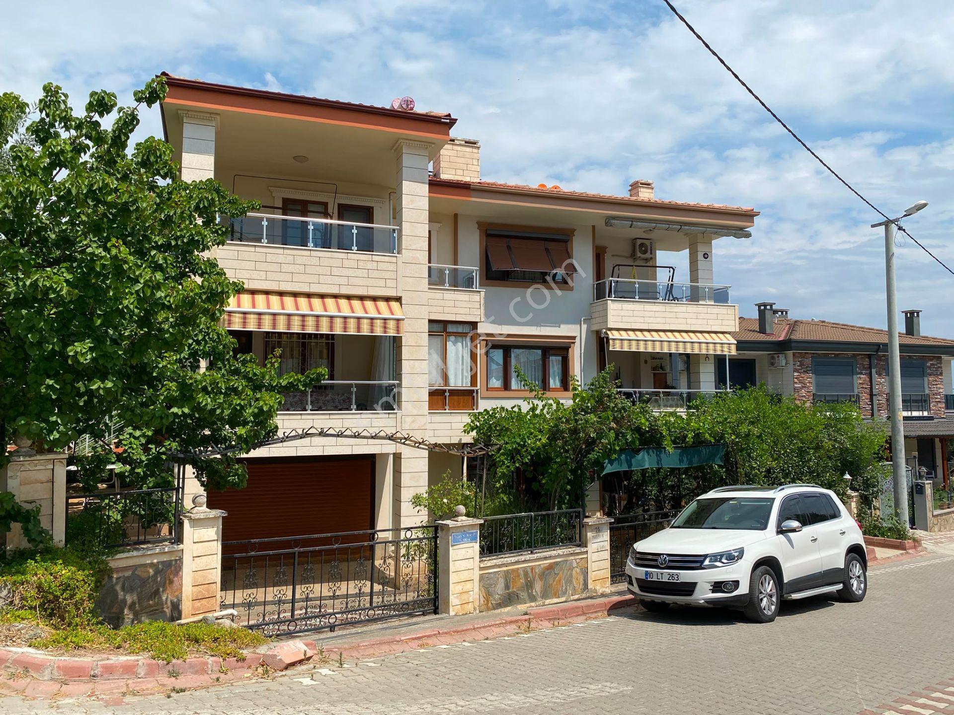 Altınoluk Merkezde Deniz Manzaralı, "1+1 Ek Daireli" Ve Geniş Bahçeli 3+1 Özel Villa - Görsel 25