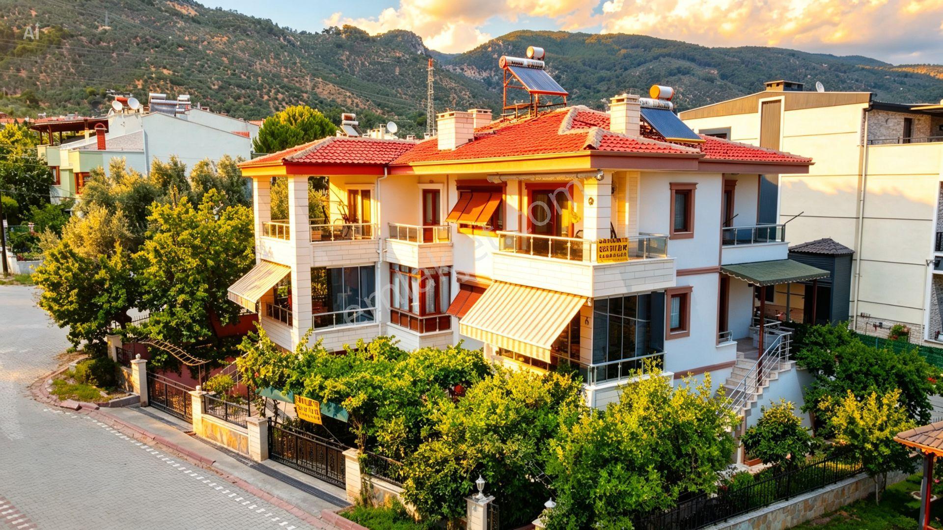 Altınoluk Merkezde Deniz Manzaralı, "1+1 Ek Daireli" Ve Geniş Bahçeli 3+1 Özel Villa - Görsel 3