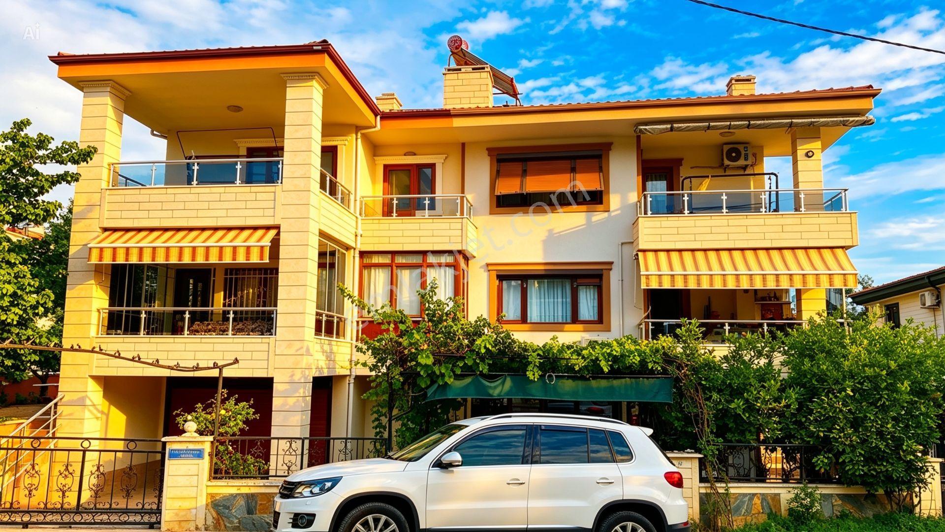 Altınoluk Merkezde Deniz Manzaralı, "1+1 Ek Daireli" Ve Geniş Bahçeli 3+1 Özel Villa - Görsel 4