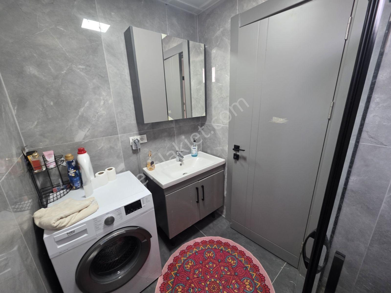 Eşyalı 1+1 / Havuz Manzaralı / Ara Kat / Güneydoğu Cepheli - Görsel 32