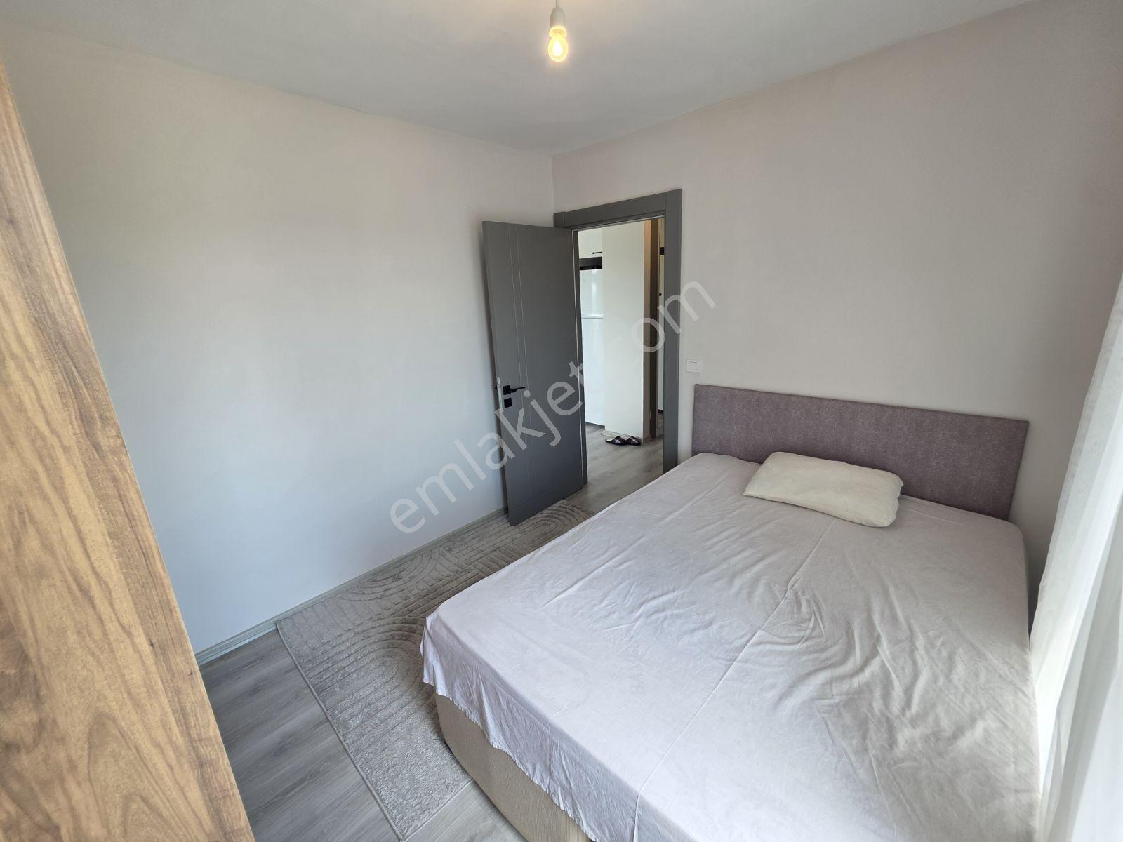 Eşyalı 1+1 / Havuz Manzaralı / Ara Kat / Güneydoğu Cepheli - Görsel 24