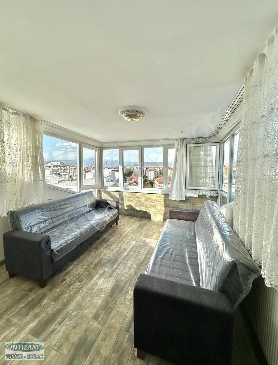 Çarşı Merkez'de Asansörlü 3+0 Eşyalı Kiralık Apart