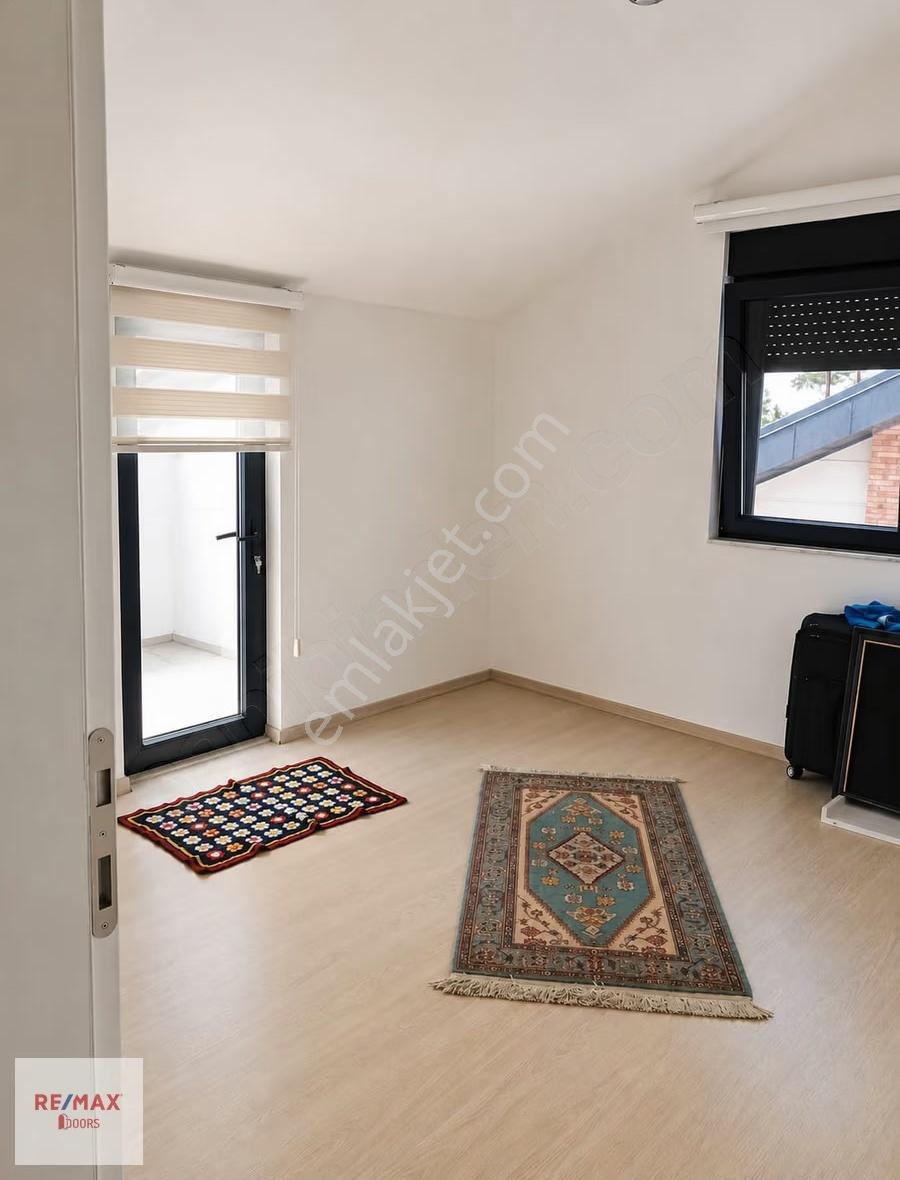 Antalya Doğayla İç İçe Asansörlü 4+1 Eşyalı Kiralık Villa - Görsel 18