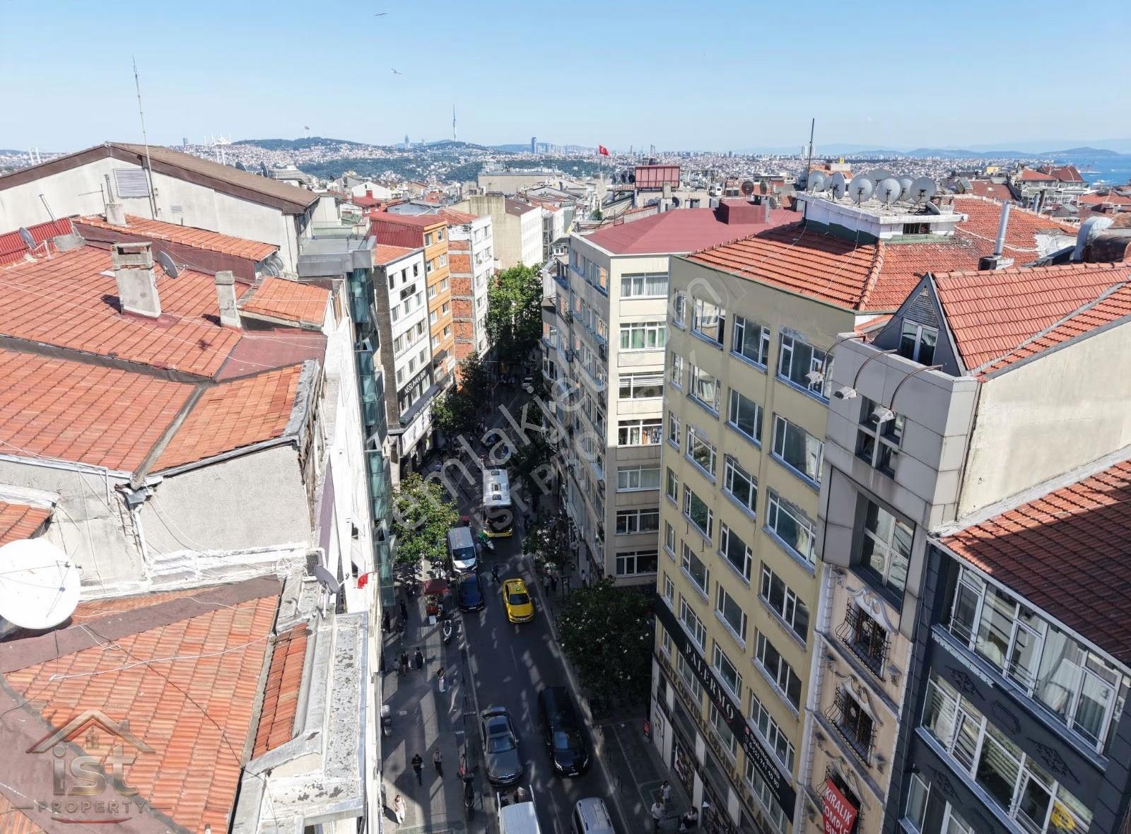 Nişantaşı Rumeli Cadde'de Asansörlü 70 M² Lüks 1+1 Ful Eşyalı - Görsel 8
