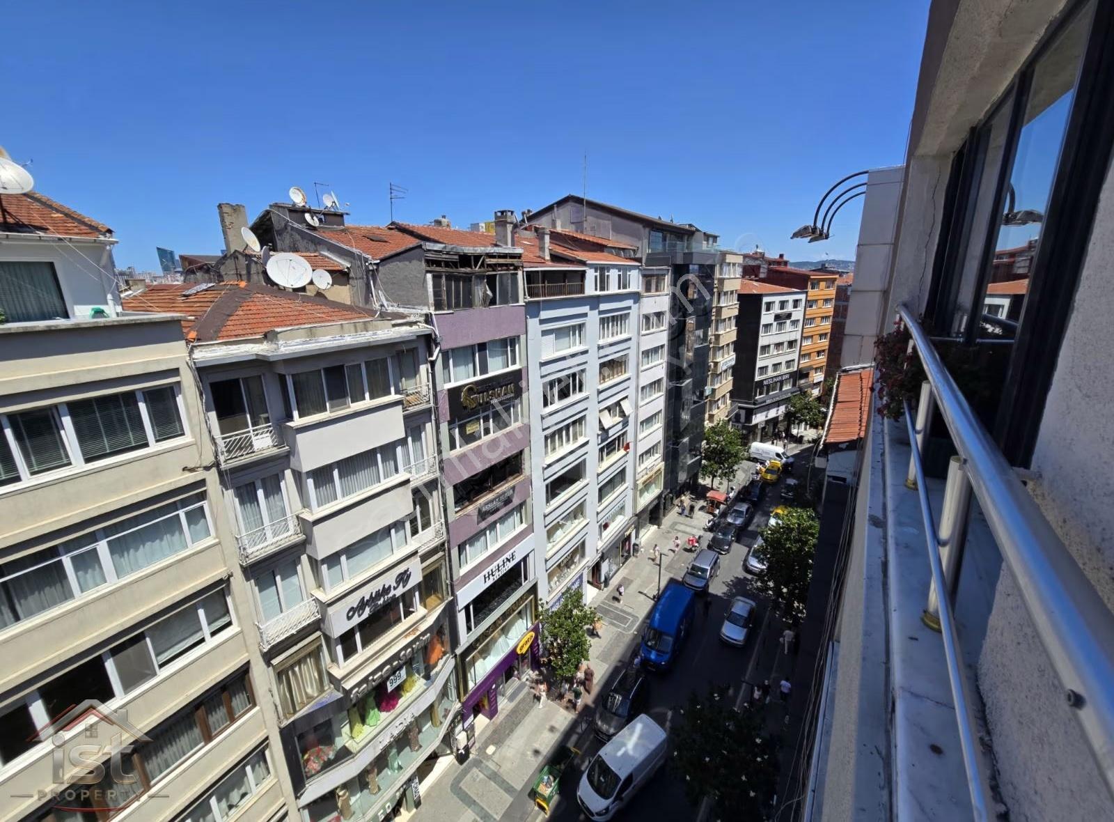 Nişantaşı Rumeli Cadde'de Asansörlü 70 M² Lüks 1+1 Ful Eşyalı - Görsel 9