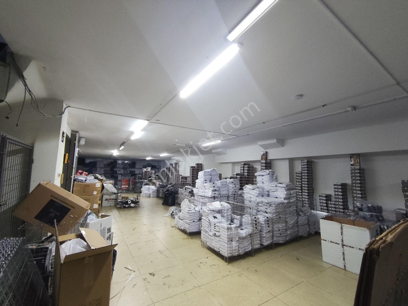 İzmit İstiklal Caddesinde Takasa Açık Satılık Kiracılı Dükkan - Görsel 18
