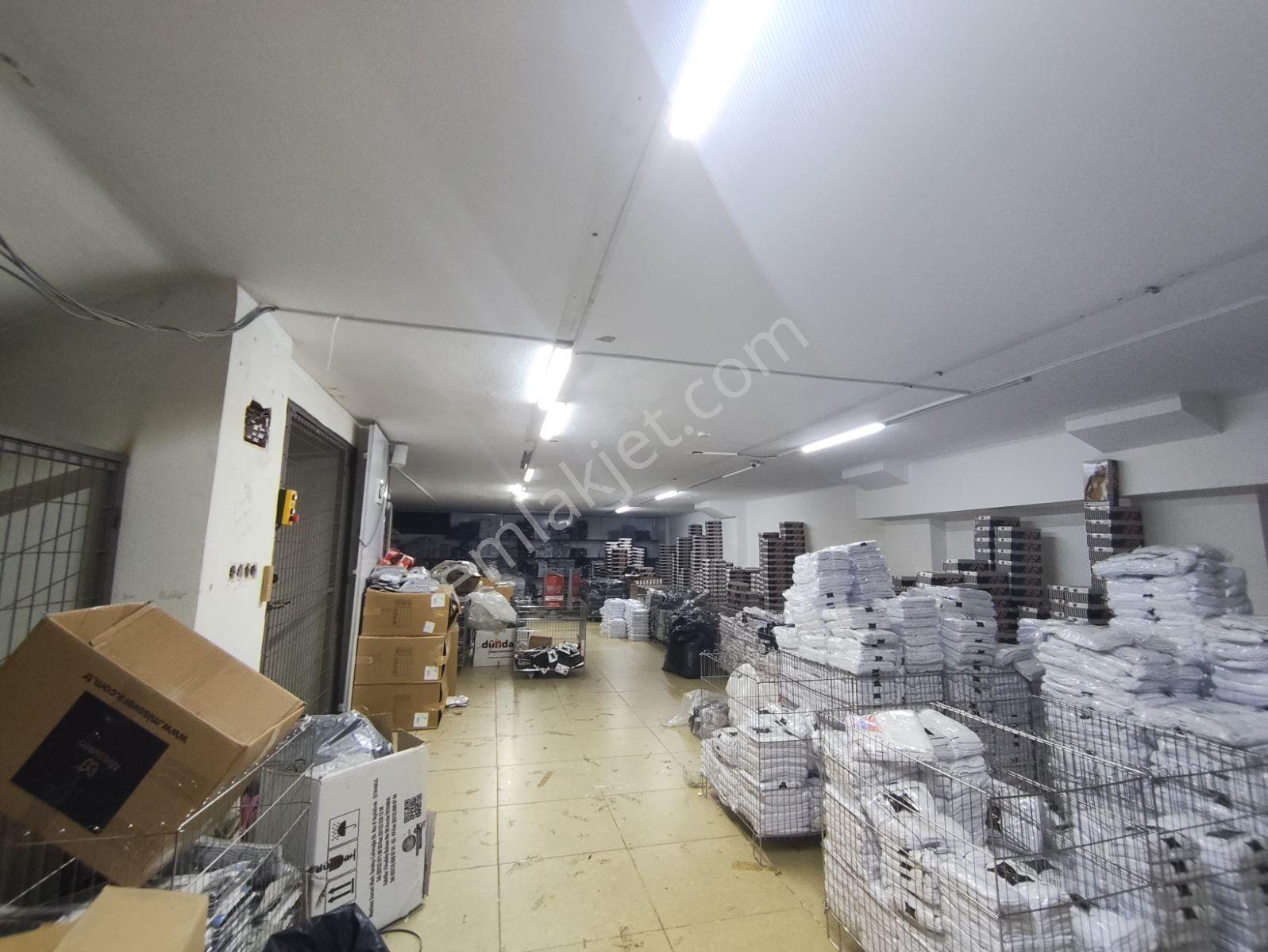 İzmit İstiklal Caddesinde Takasa Açık Satılık Kiracılı Dükkan - Görsel 17