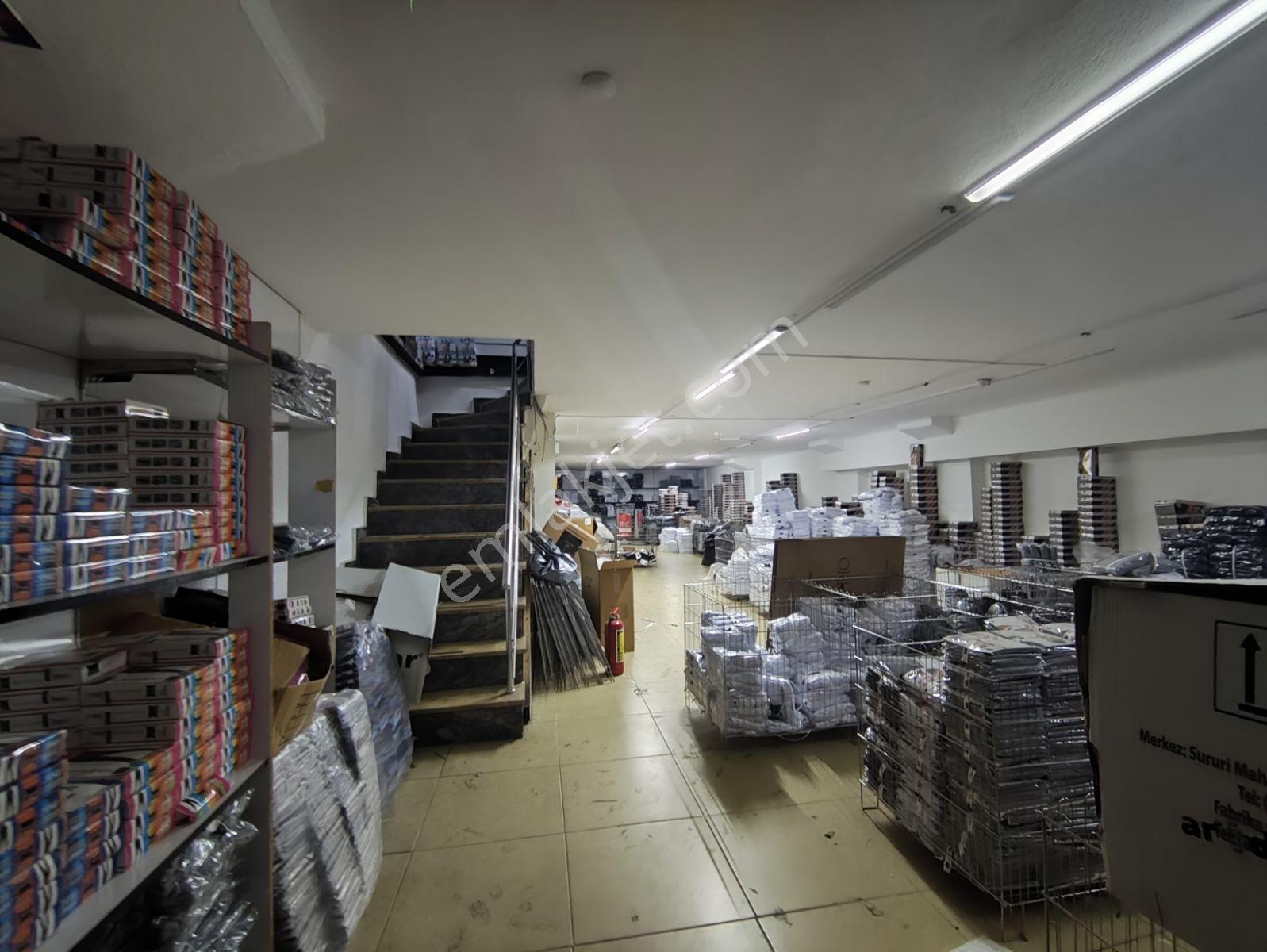 İzmit İstiklal Caddesinde Takasa Açık Satılık Kiracılı Dükkan - Görsel 15