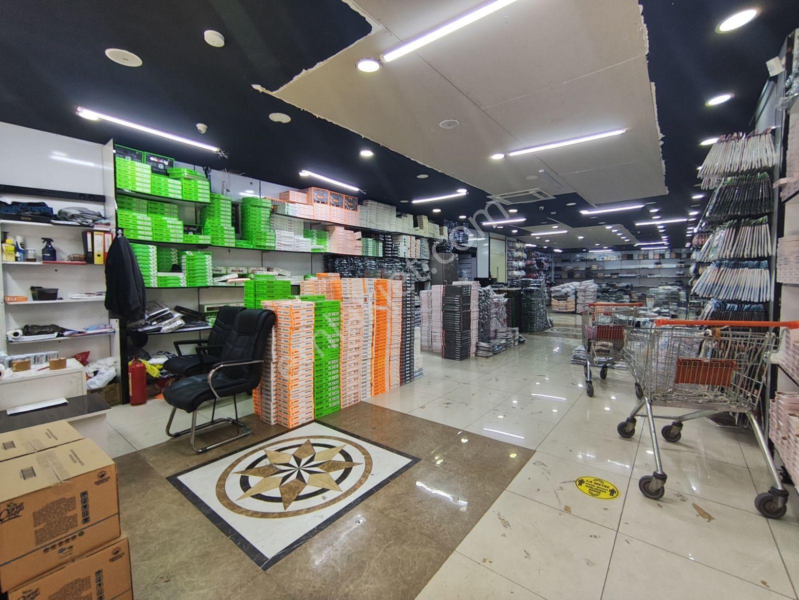 İzmit İstiklal Caddesinde Takasa Açık Satılık Kiracılı Dükkan - Görsel 5
