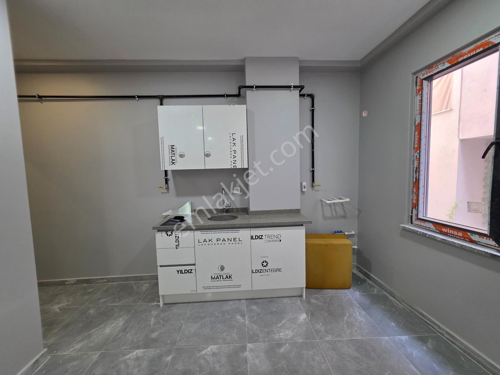 Florya Metrobüs Durağında Yeni Binada Satılık 100 M2 Dükkan - Görsel 16