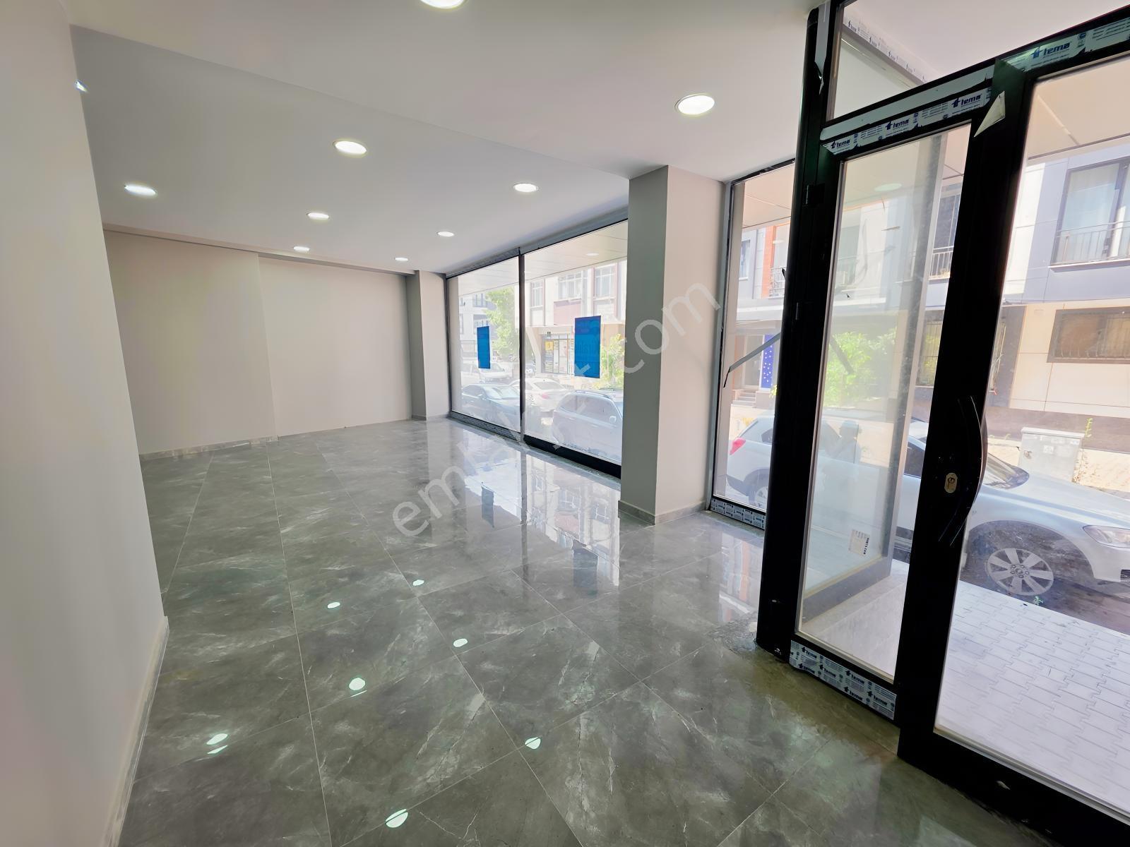 Florya Metrobüs Durağında Yeni Binada Satılık 100 M2 Dükkan - Görsel 8