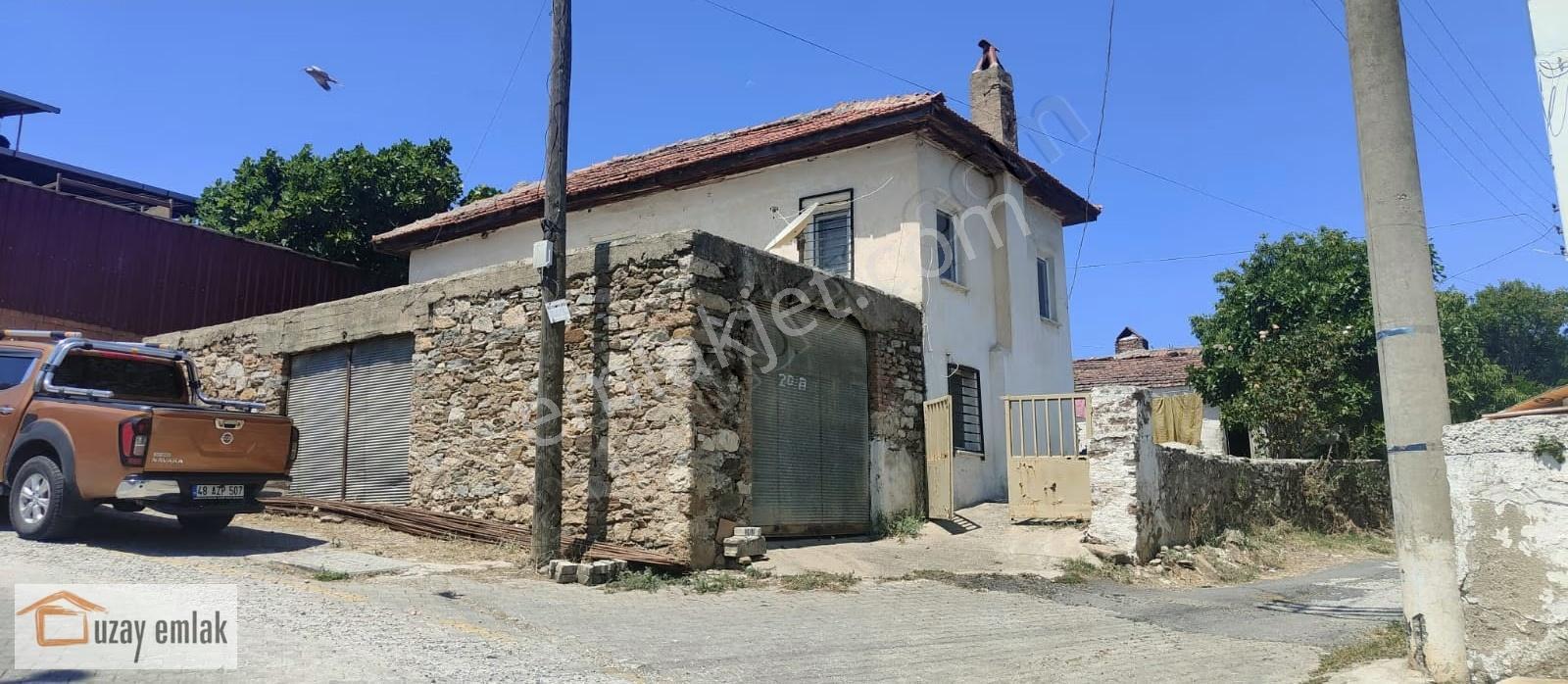 Kemikler Mahallesi'nde Köy Merkezinde Satılık Kargir Ev Ve Bahçe - Görsel 4