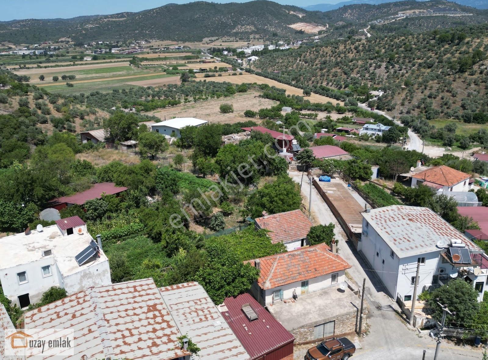 Kemikler Mahallesi'nde Köy Merkezinde Satılık Kargir Ev Ve Bahçe - Görsel 24