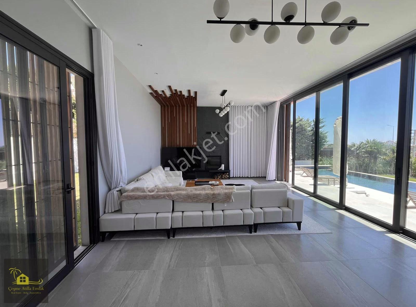 Çeşme Ovacık'ta Deniz Manzaralı, Özel Tasarım 5+1 Lüks Villa - Görsel 3