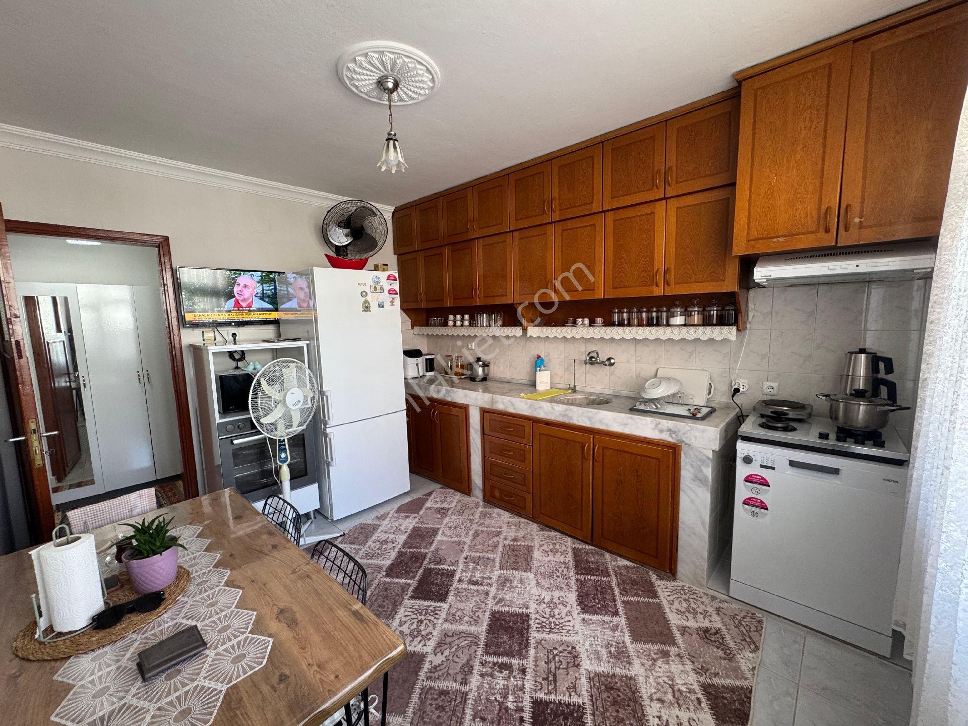 Fevzipaşa Mahallesi'nde 235m² Tek Tapu 3+1 Kapalı Mutfak Satılık Müstakil Daire - Görsel 24