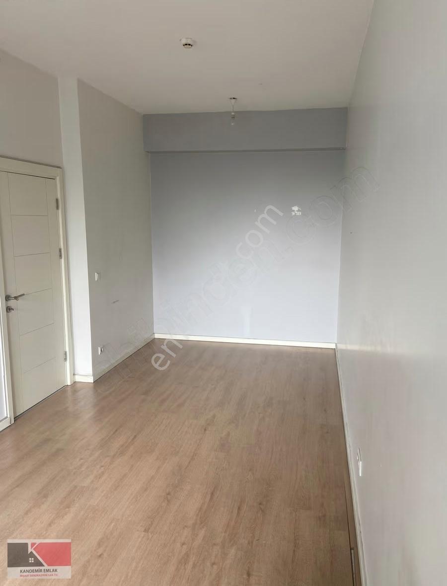 Kandemir Emlaktan Batışehirde Kiralık Daire 2.5+1 A2 Blok - Görsel 3