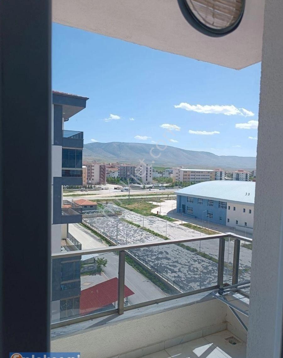 Emlaknomi'den Atakent'da Ara Kat Kiralık Daire - 106254 - Görsel 2
