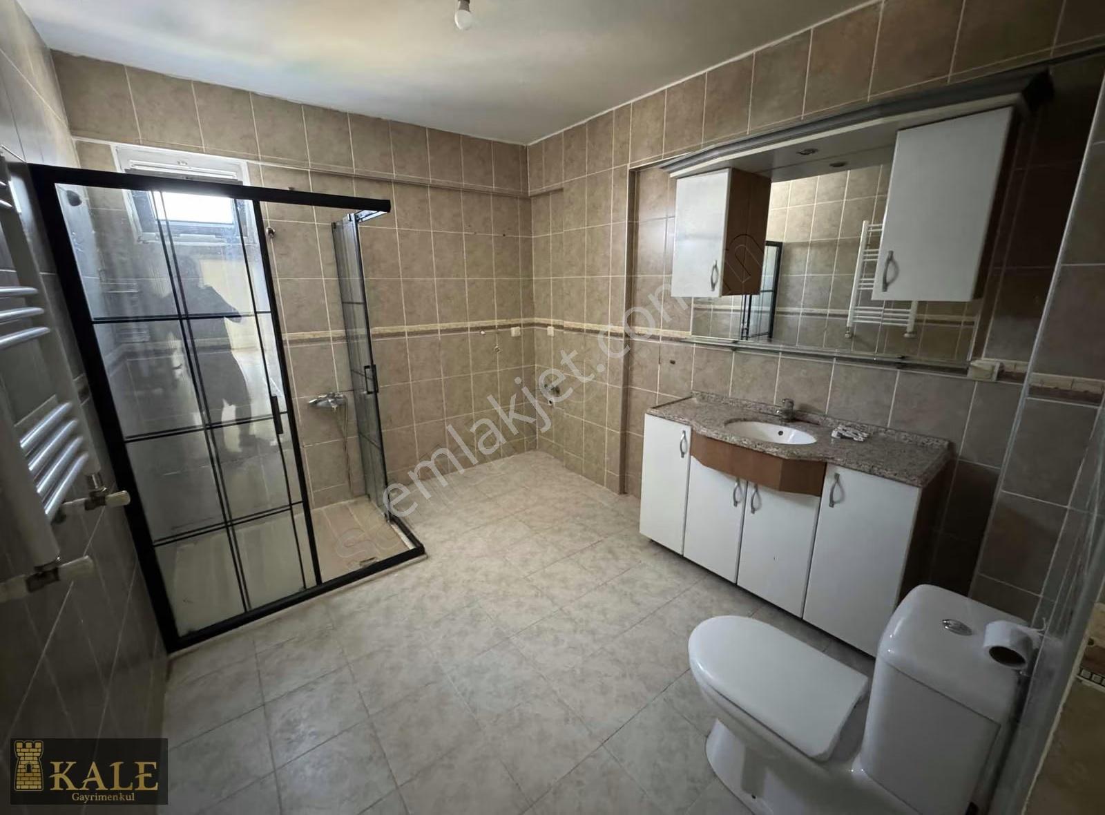 Kale'den Geniş 4+1 Kiralık Daire - Görsel 3