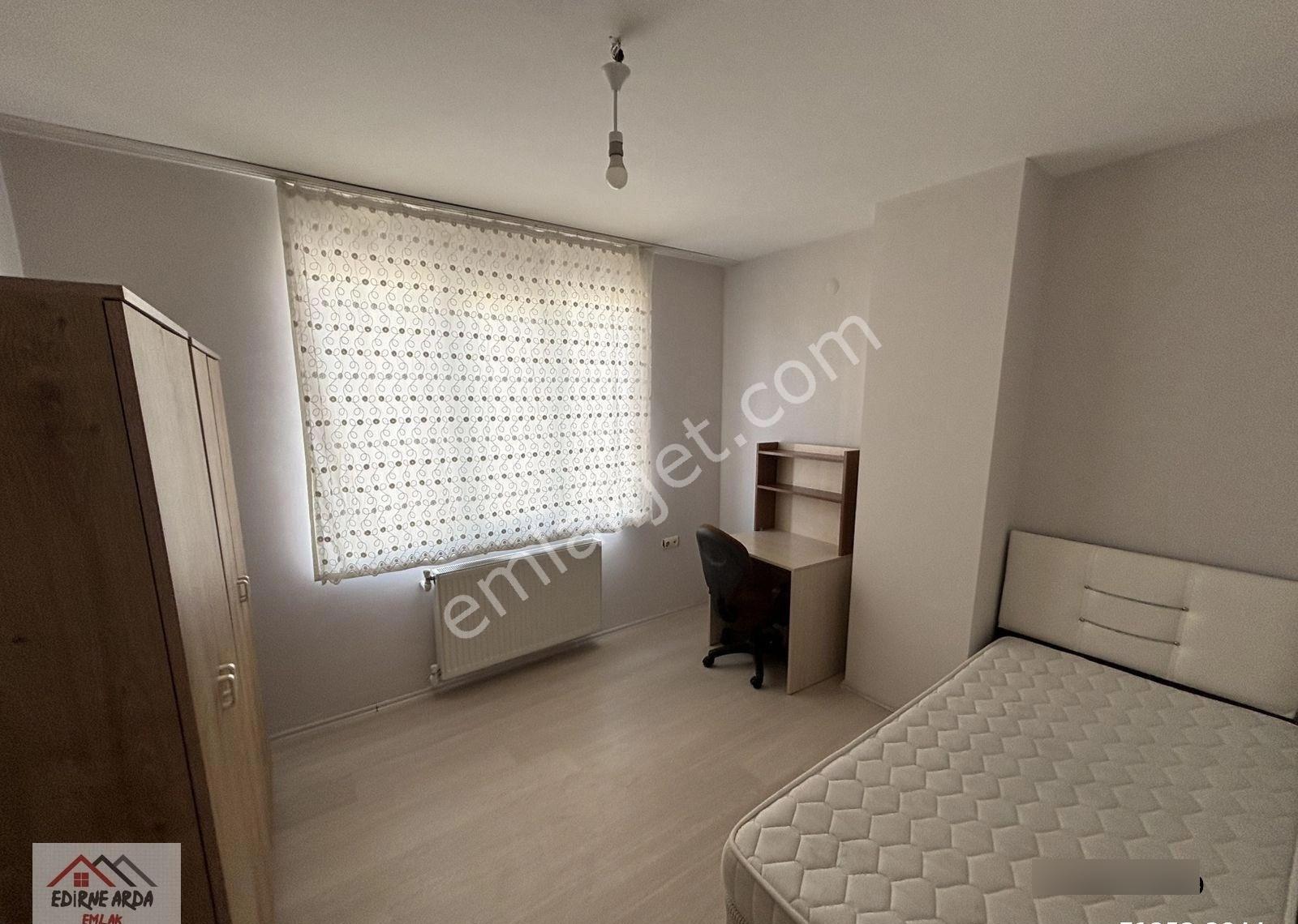 Arda Emlak Ofisin’den Erasta Avm Yanı Ara Kat Balkonlu Eşyalı Daire - Görsel 2