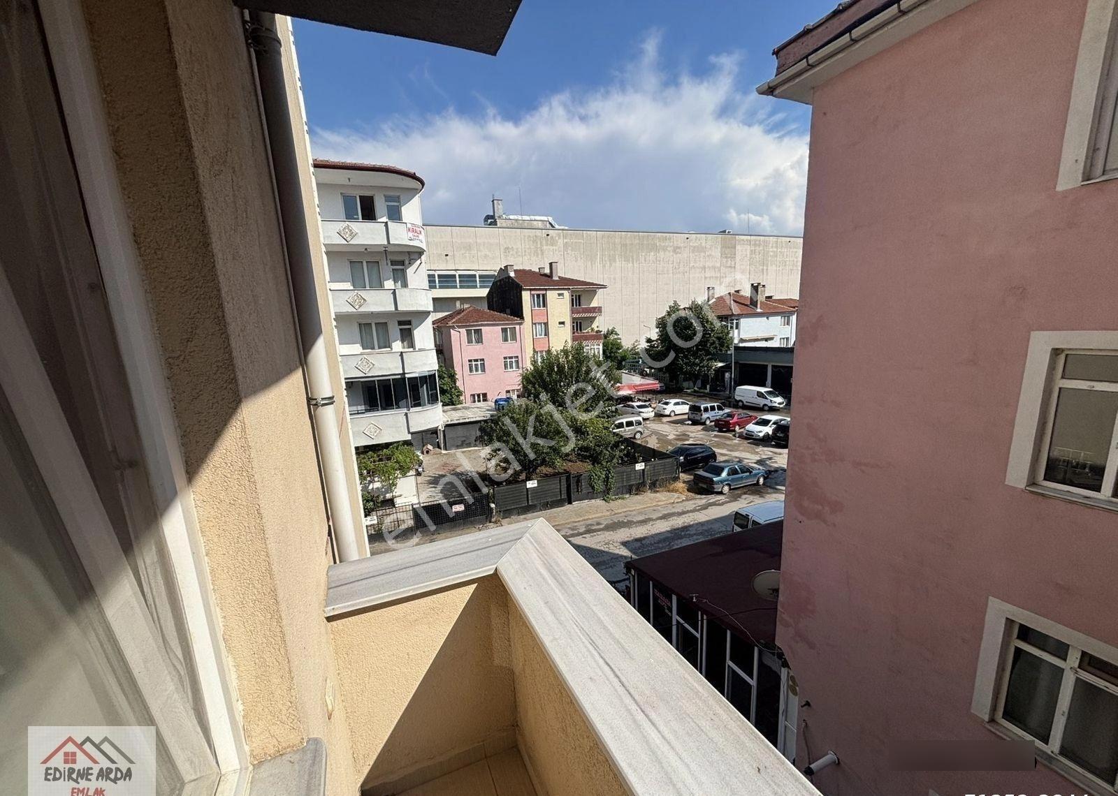 Arda Emlak Ofisin’den Erasta Avm Yanı Ara Kat Balkonlu Eşyalı Daire - Görsel 9
