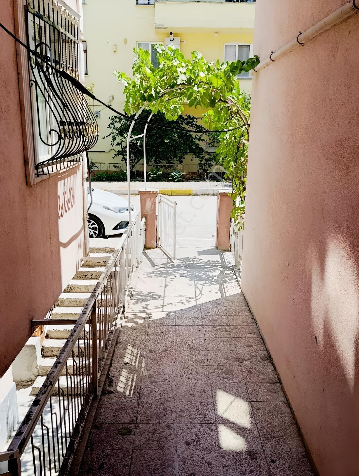 Yarış Ortaokulu Yanında 2+1 90 M2 Daire - Görsel 3