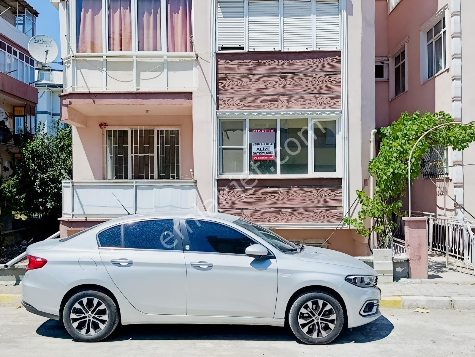 Yarış Ortaokulu Yanında 2+1 90 M2 Daire