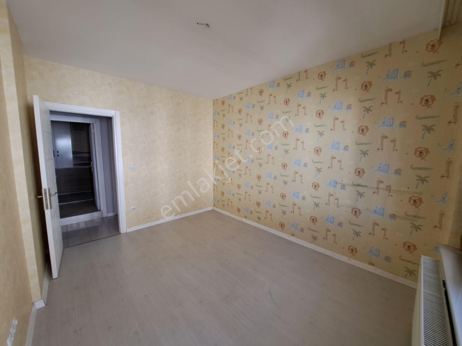 Özlüce Bulvarında Metroya Yakın, Prestijli Yerde Kiralık 3+1 - Görsel 13