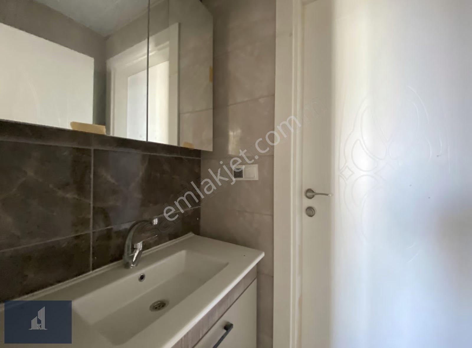 Kadir Dikici'den Ömer Halisdemir Caddesinde Kiralık 4+1 Daire - Görsel 29