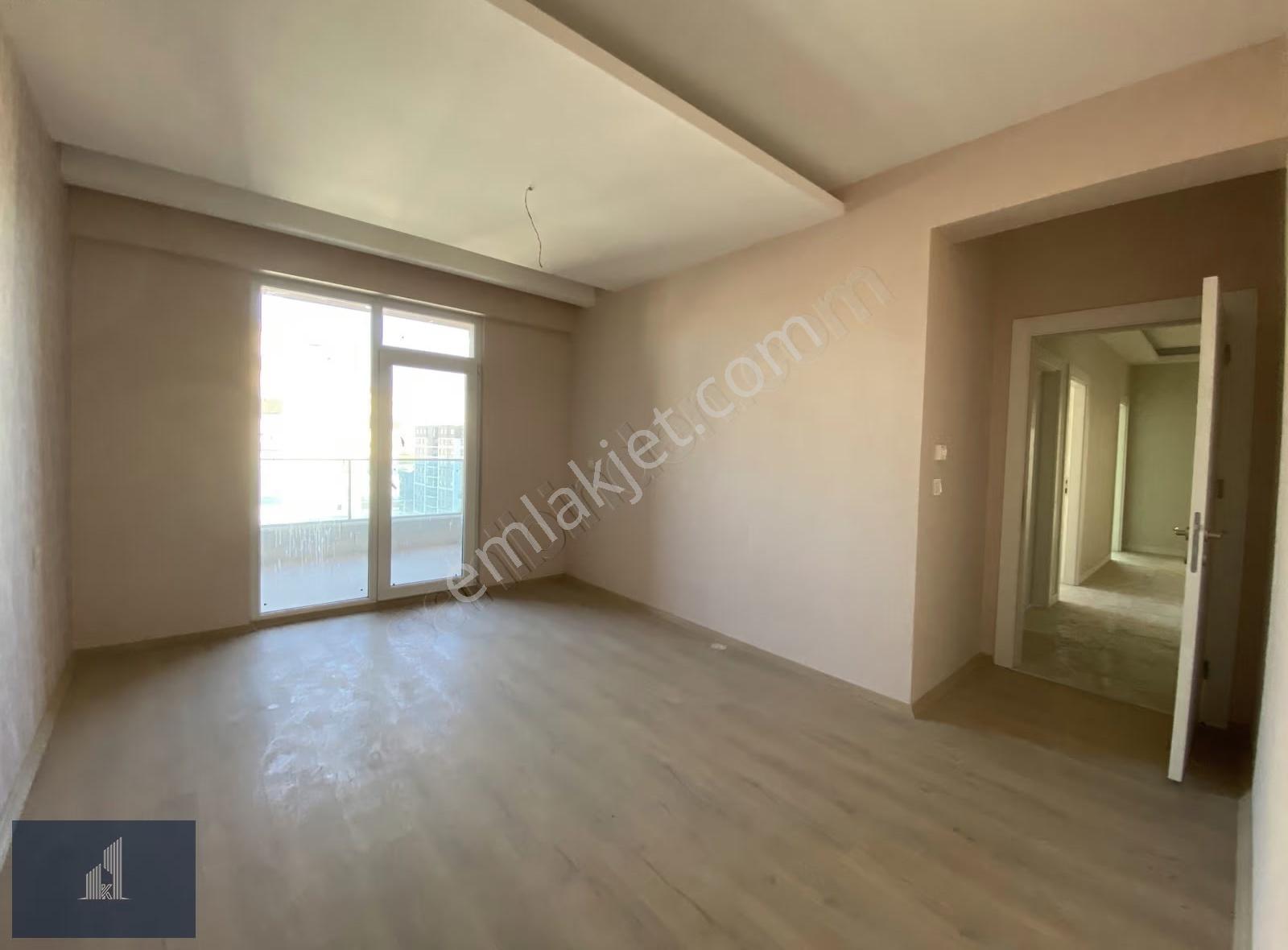Kadir Dikici'den Ömer Halisdemir Caddesinde Kiralık 4+1 Daire - Görsel 11