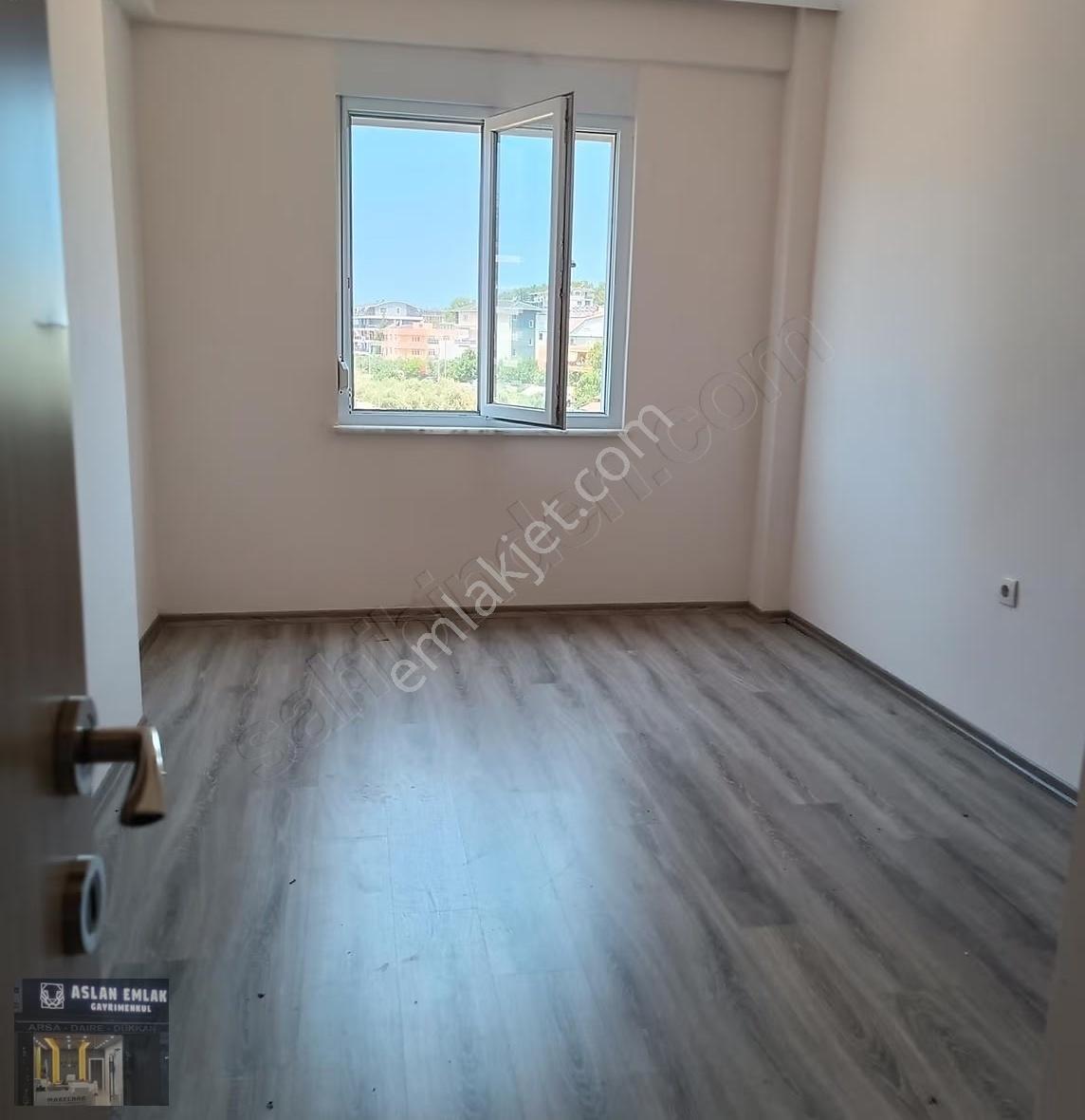 Pazarcı Mahallesinde Ayrı Mutfak 2+1 Geniş Daire - Görsel 5