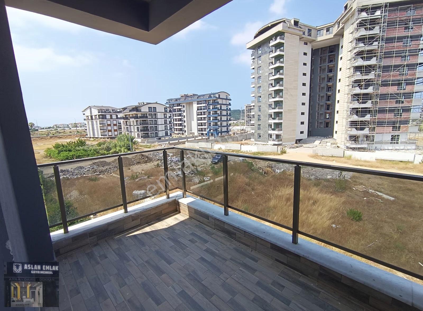 Pazarcı Mahallesinde Ayrı Mutfak 2+1 Geniş Daire