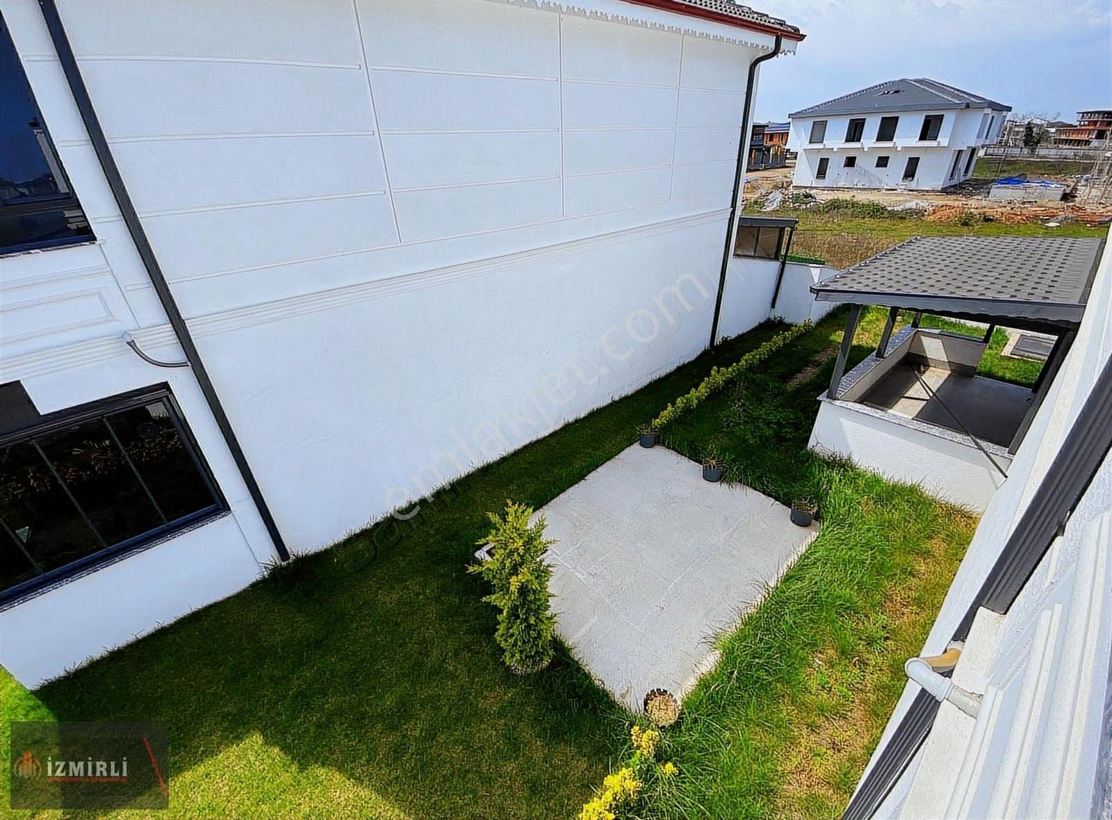 Karasu Aziziye 3+1 Havuzlu Verandalı 3+1 Satılık Dubleks Villa - Görsel 21