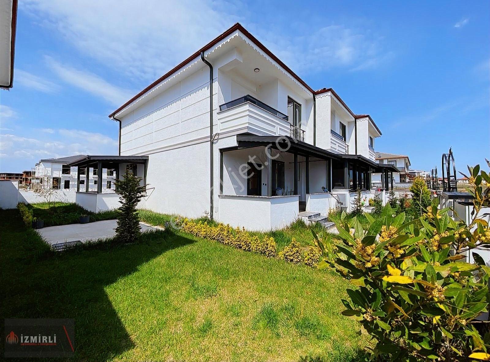 Karasu Aziziye 3+1 Havuzlu Verandalı 3+1 Satılık Dubleks Villa - Görsel 10