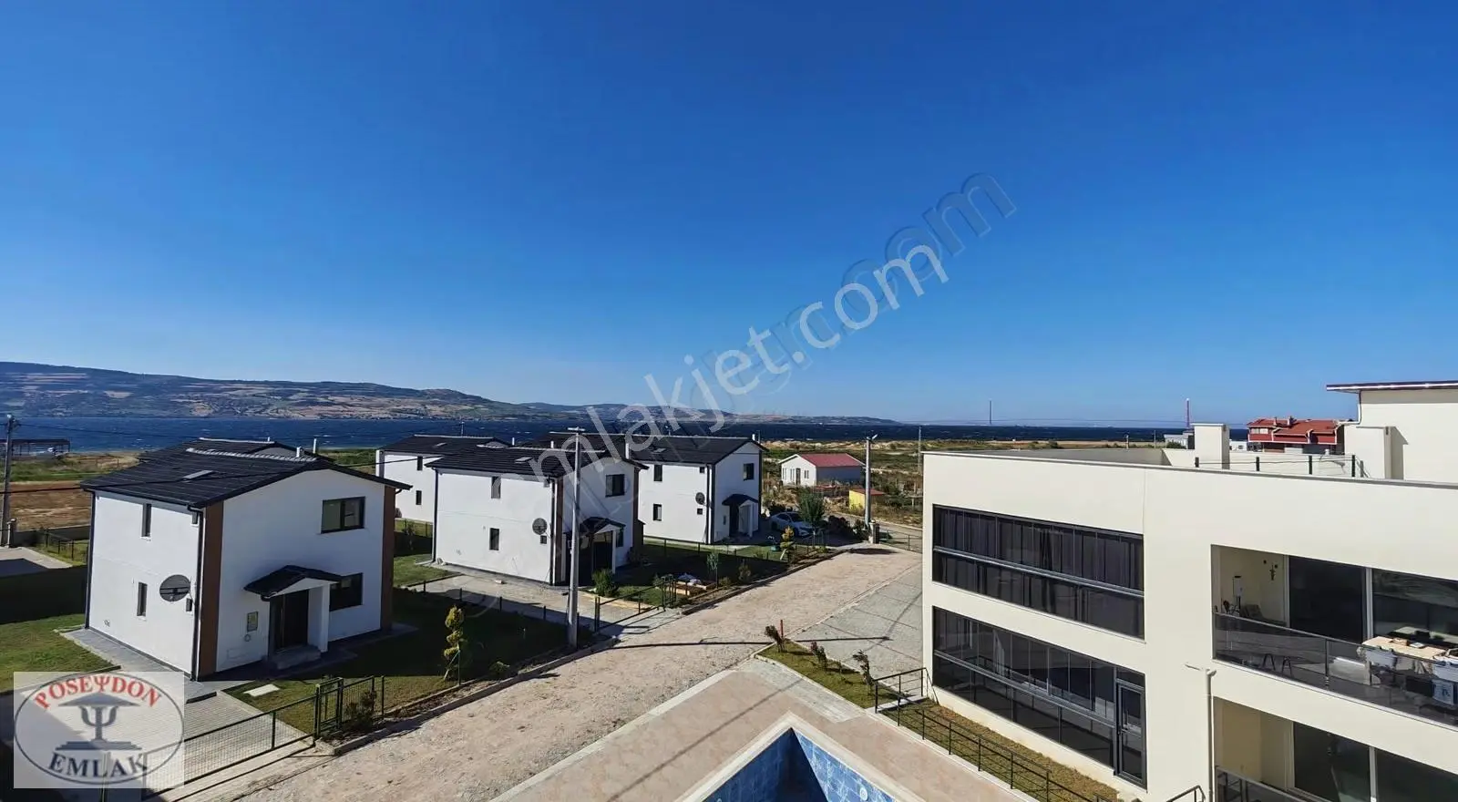 Umurbey Altında Denize 200m Site İçi Havuzlu 1+1 Daire