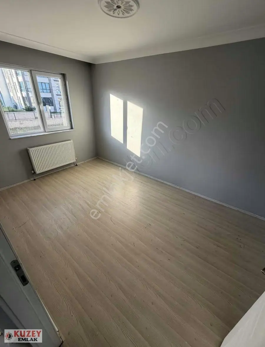 Kuzey Emlaktan Ara Kat 4+1 Kiralık Daire - Görsel 3