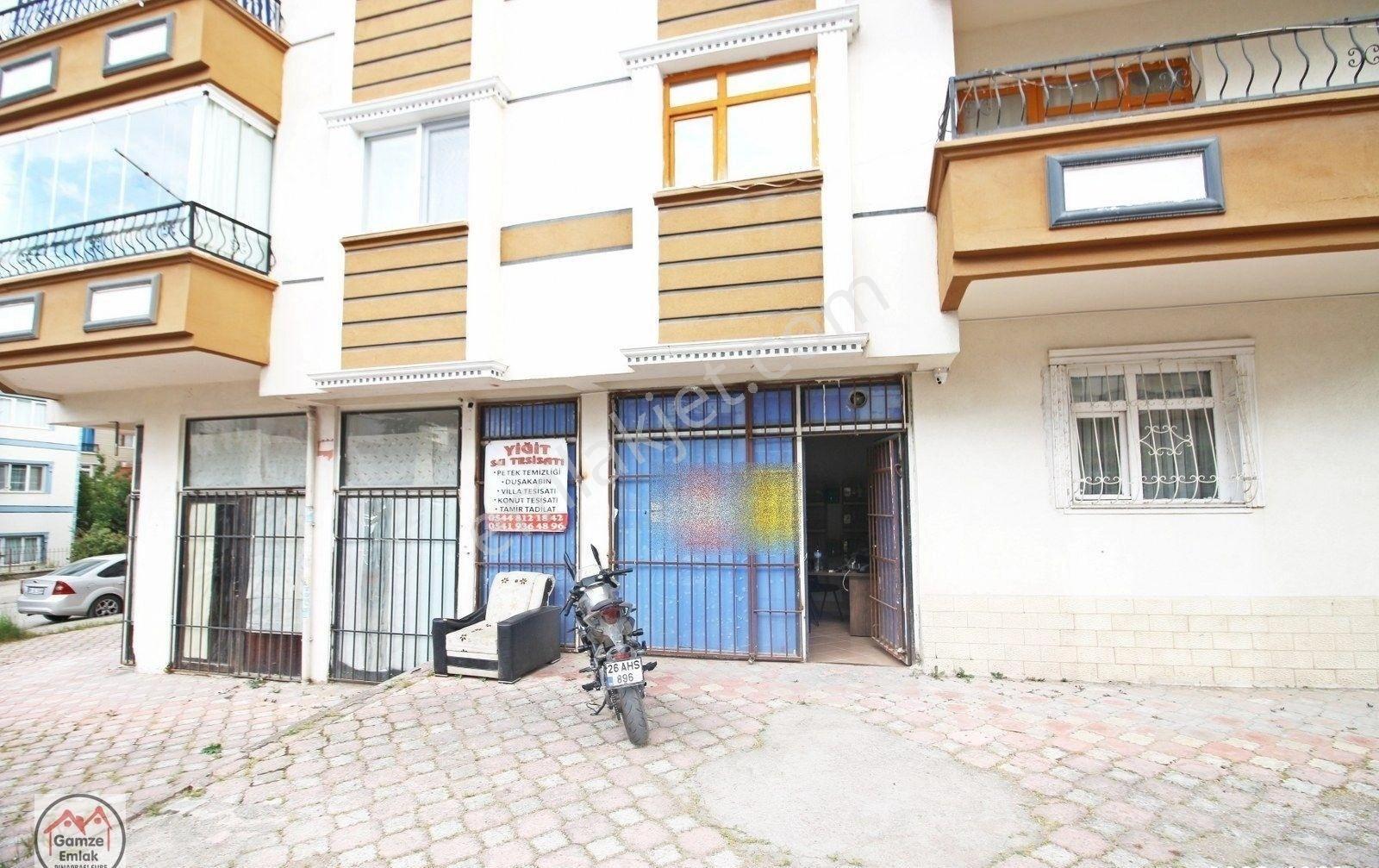 Gamze Emlak'tan Malazgirt'te 20m² 11-15 Yıllık Köşe Başı Dükkan! - Görsel 6