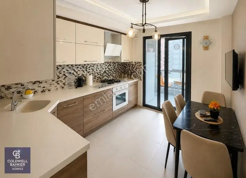 Edremit Kadıköyde Çanakkale Asfaltı Üzerinde 130 M² Geniş Daire - Görsel 10