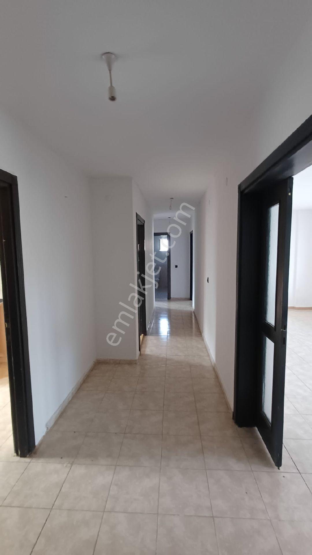 Erdemli Toki'de Satılık 3+1 Daire