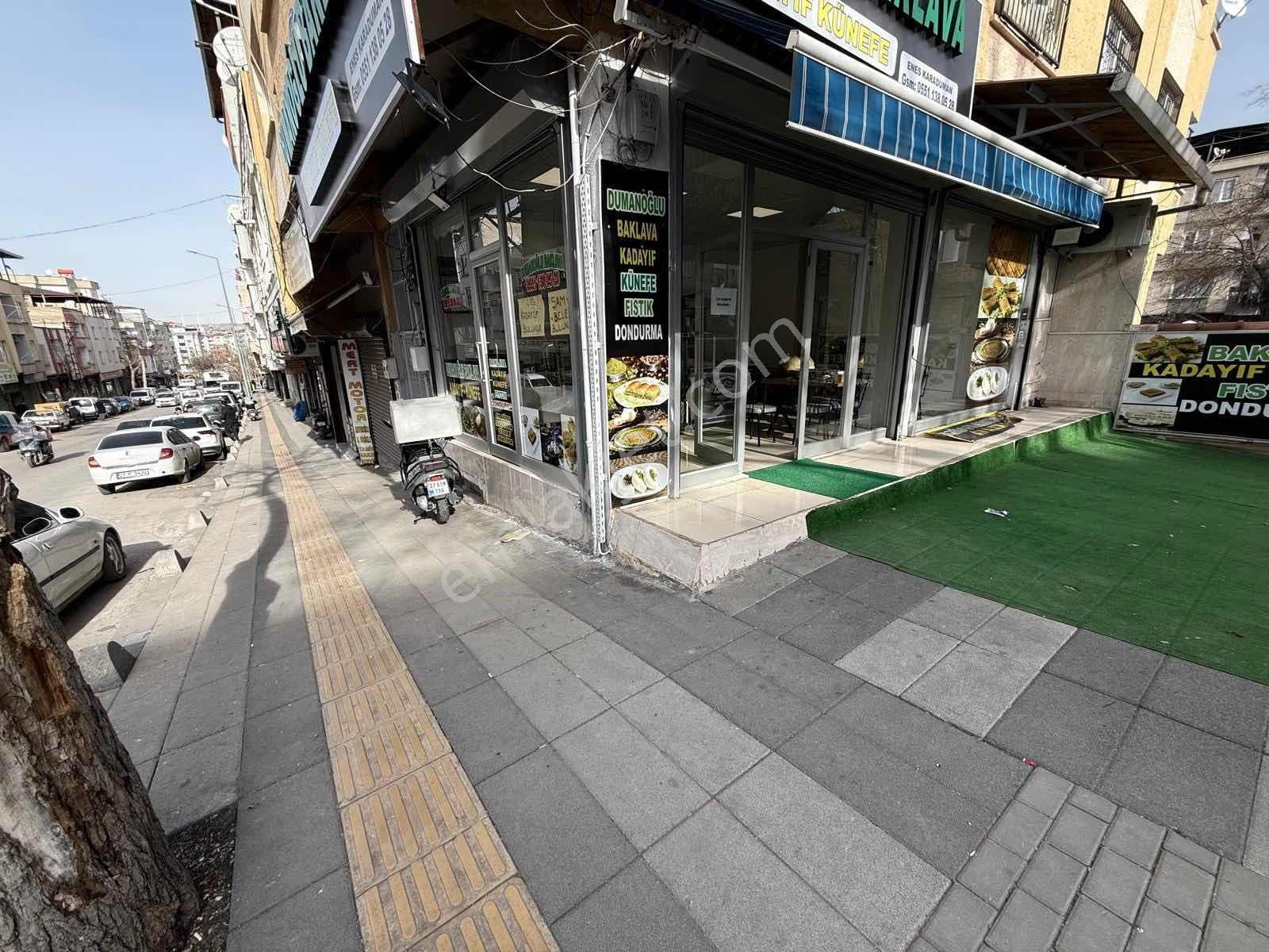 Uzaydan Konakda Satılık Dükkan Köşe Başı 2 Katlı - Görsel 3