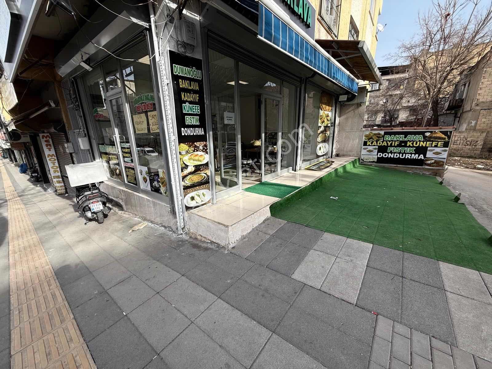 Uzaydan Konakda Satılık Dükkan Köşe Başı 2 Katlı - Görsel 4