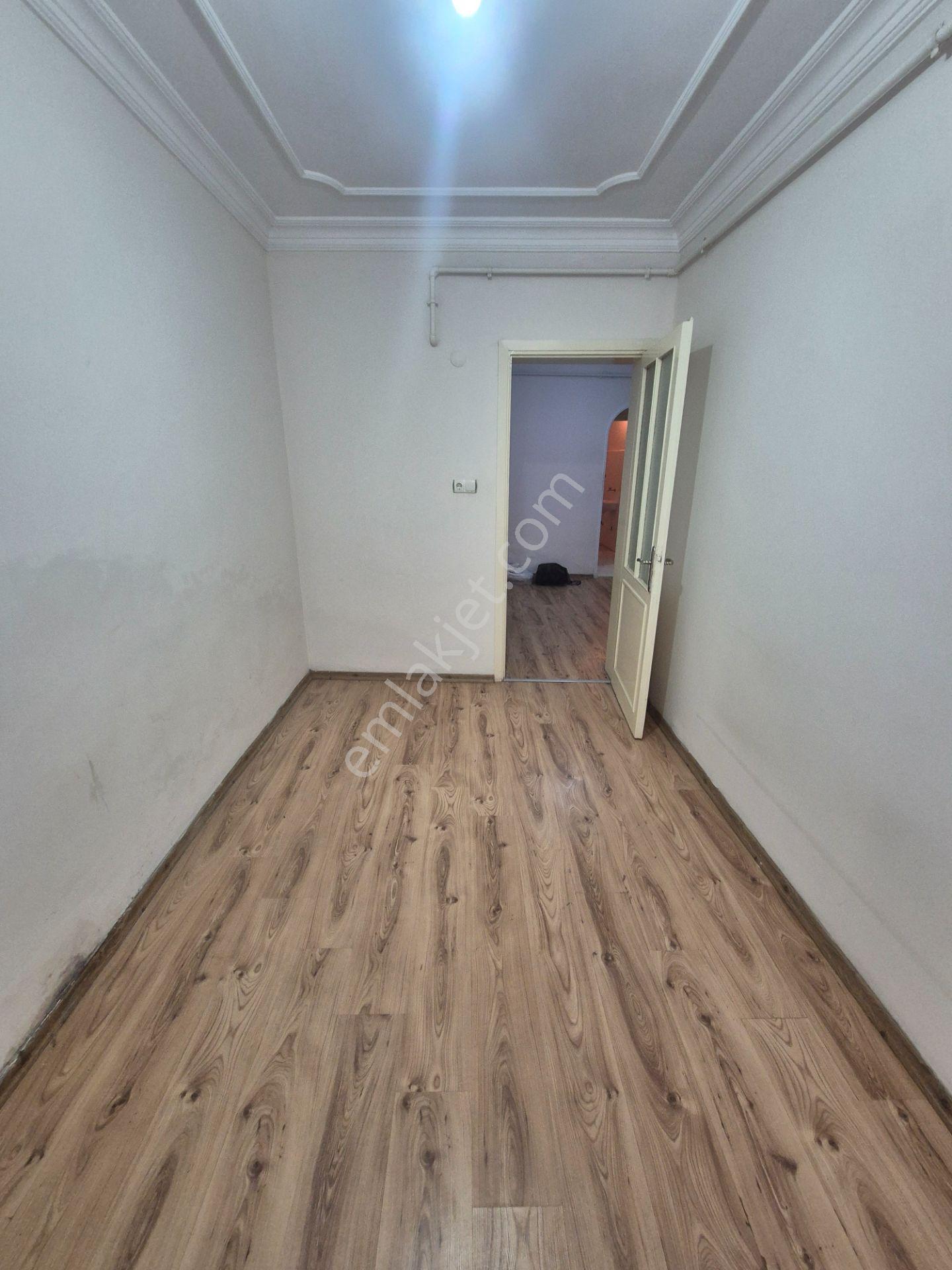 Gaziosmanpaşa Merkez'de Kiralık 2+1 Giriş Kat Daire - Görsel 13
