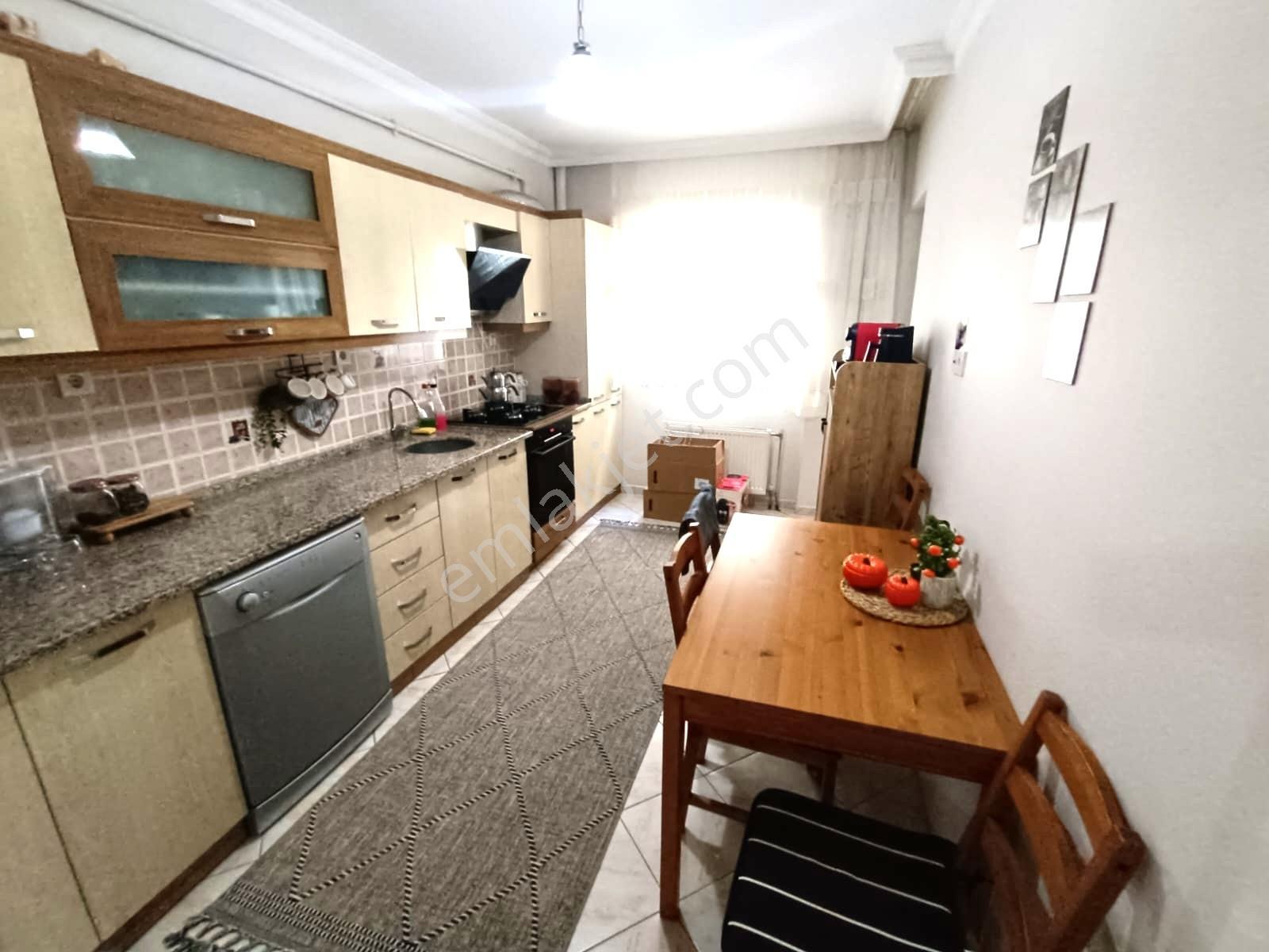 Kazimiye Mah. 3+1 /136 M2 Ebeveyn Banyolu Site İçi Kiralık Daire - Görsel 3