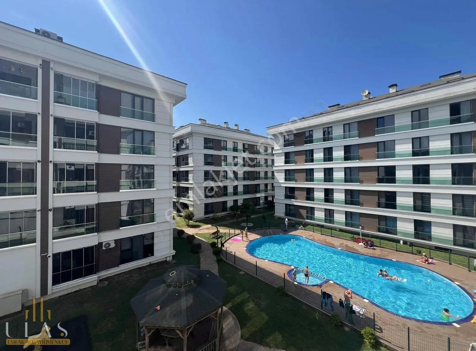 Ulaş Gayrimenkul-cumhuriyet-deniz Tarafı-havuzlu 3+1 Daire - Görsel 4