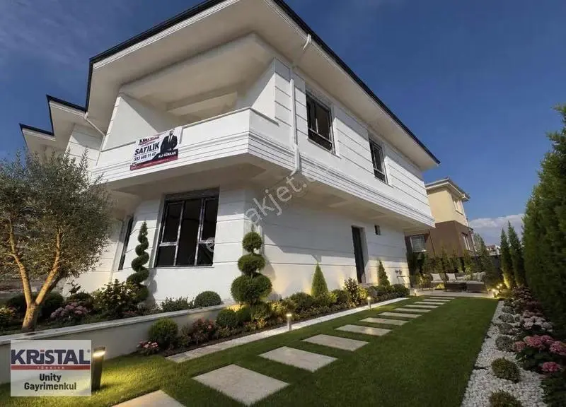 Yenikent Satılık 4+1 Özel Garajlı Villa - Görsel 3