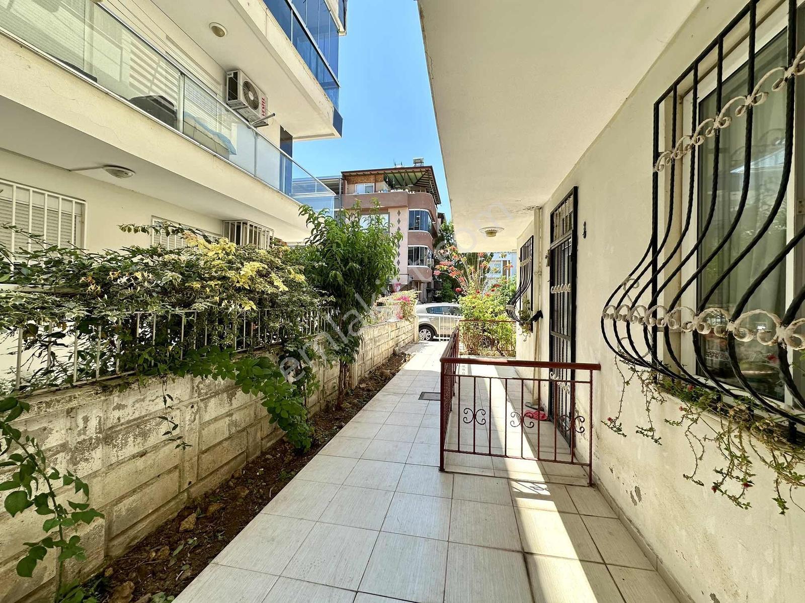 Berrin Kavcar'dan Fener'de Kiralık Dubleks Daire - Görsel 27