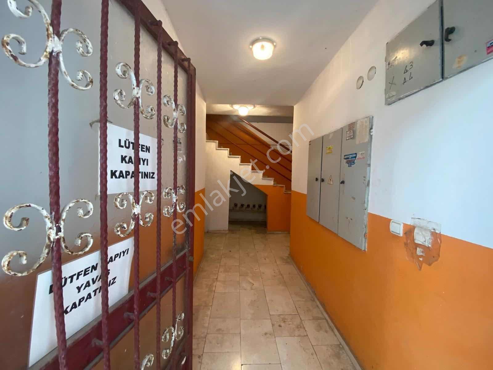 Berrin Kavcar'dan Fener'de Kiralık Dubleks Daire - Görsel 23