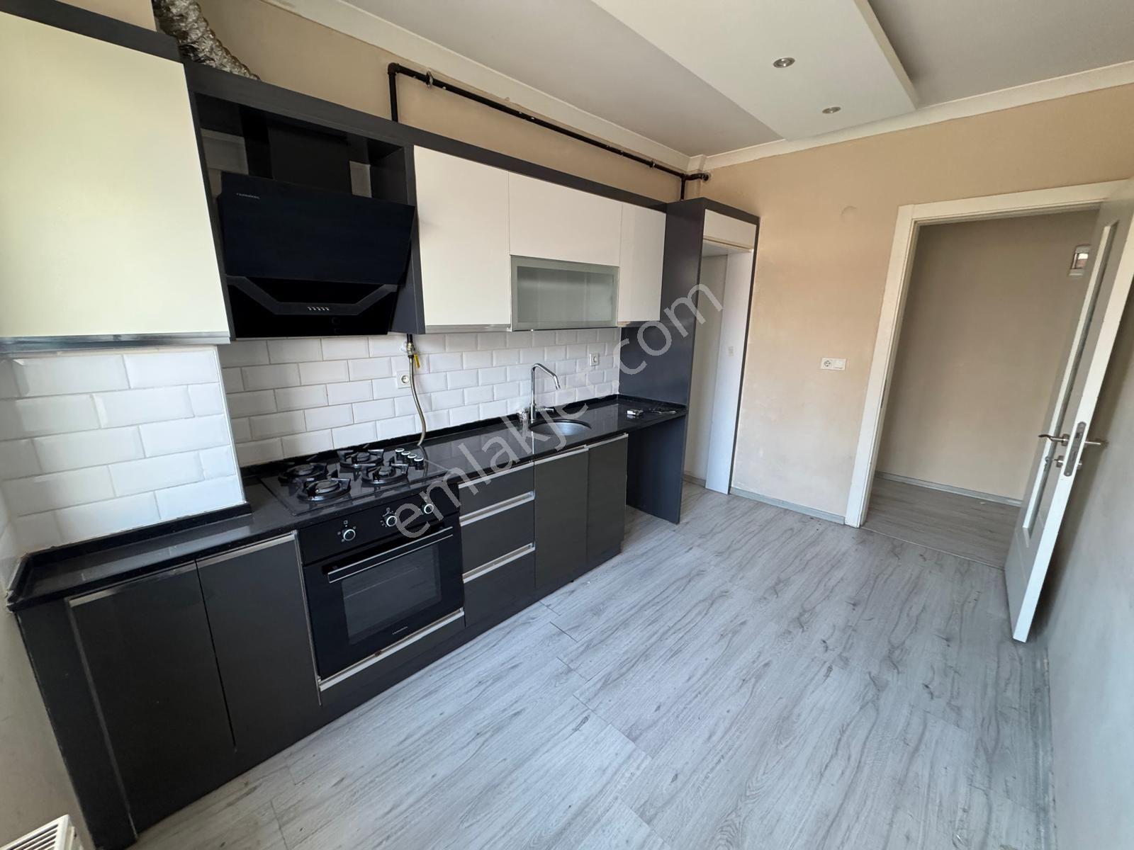 Zeki Emlak'tan Muradiye Mh. 23 Nisan Parkı Civ 2+1 Kiralık Daire - Görsel 4