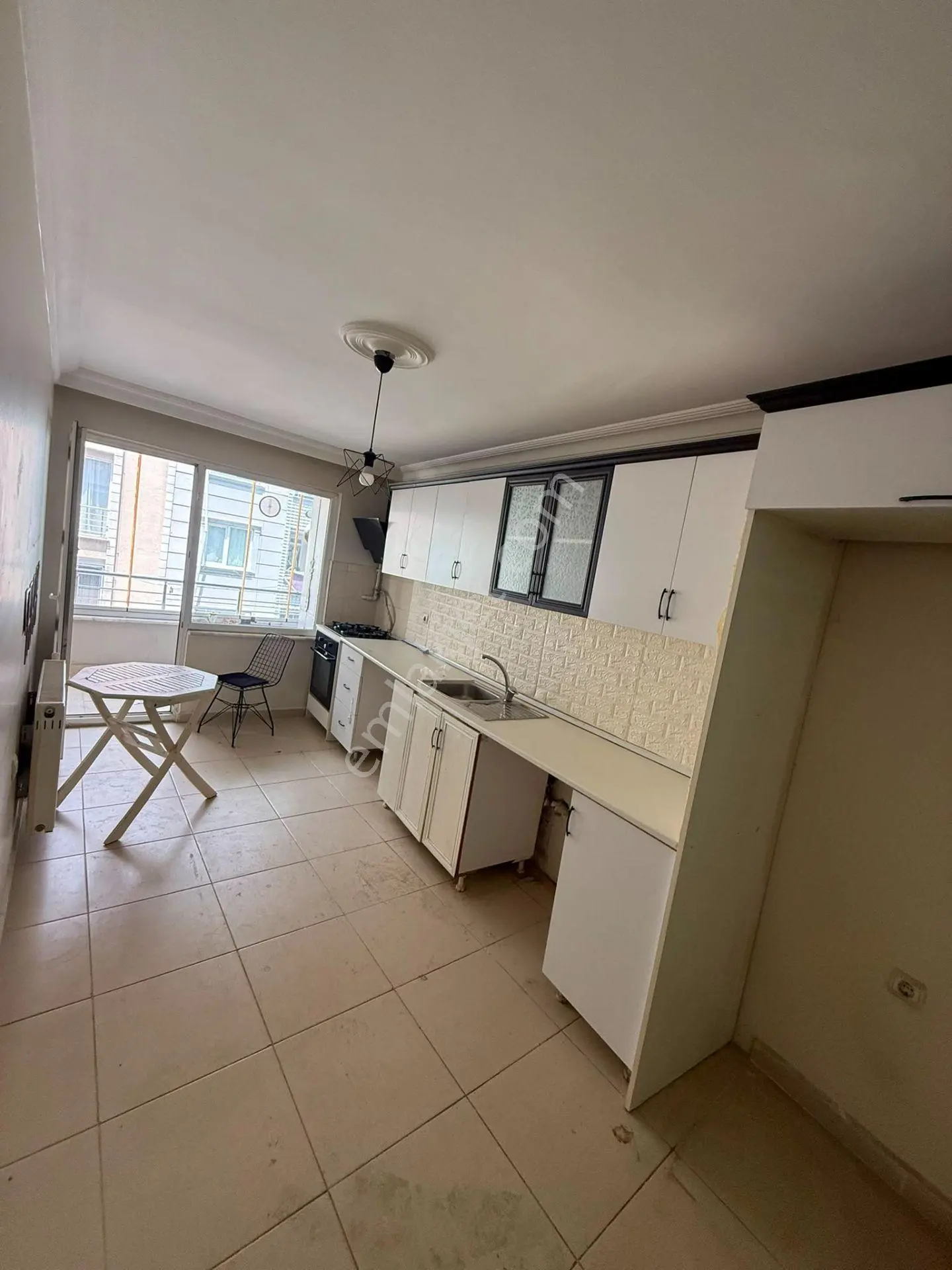 Cerrahpaşa Emlaktan Turgut Özal Mahallesi 2+1 Metrobüse Yakın Kiralık Daire - Görsel 7